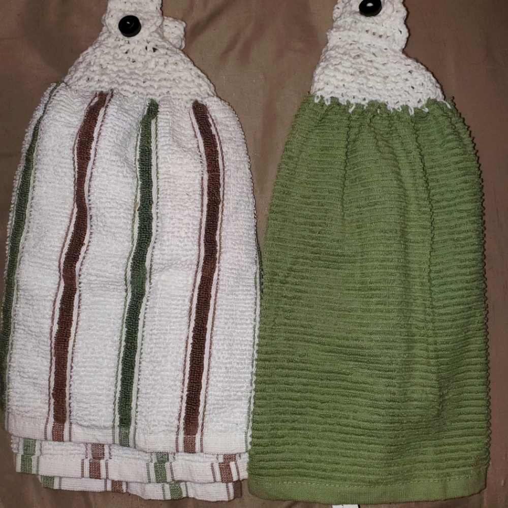 Crochet hanging towels